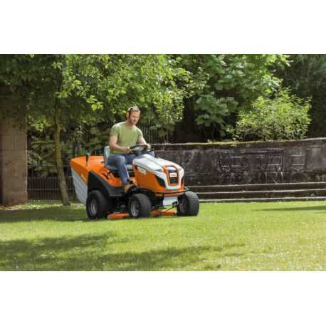 RT 6127 ZL Tractor Cortacésped STIHL + Recogedor Corte 125cm